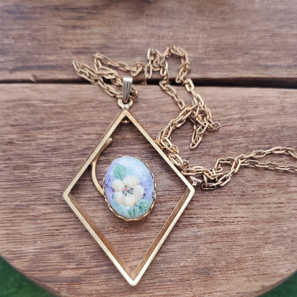 Hand Painted Floral Necklace 22 Inch N3708